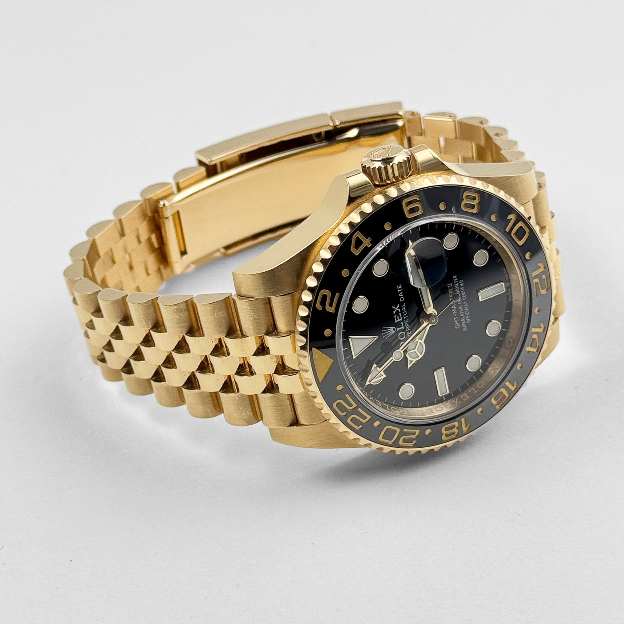 Rolex GMT-Master II 3285 V3 – Swiss Super Clone 126718GRNR Yellow Gold Black Dial Jubilee (2023)